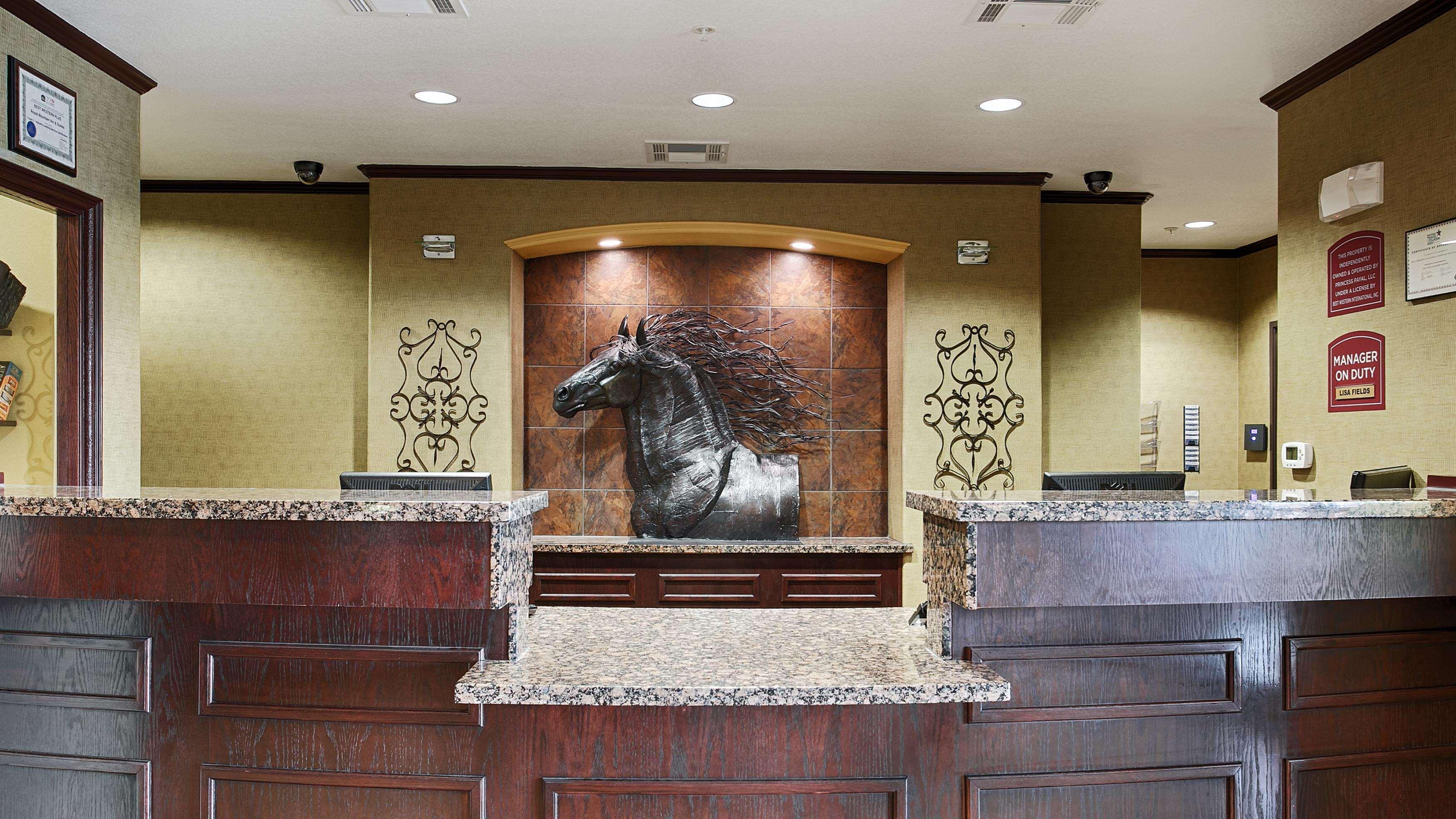 Best Western Plus Royal Mountain Inn & Suites Athens Exterior photo
