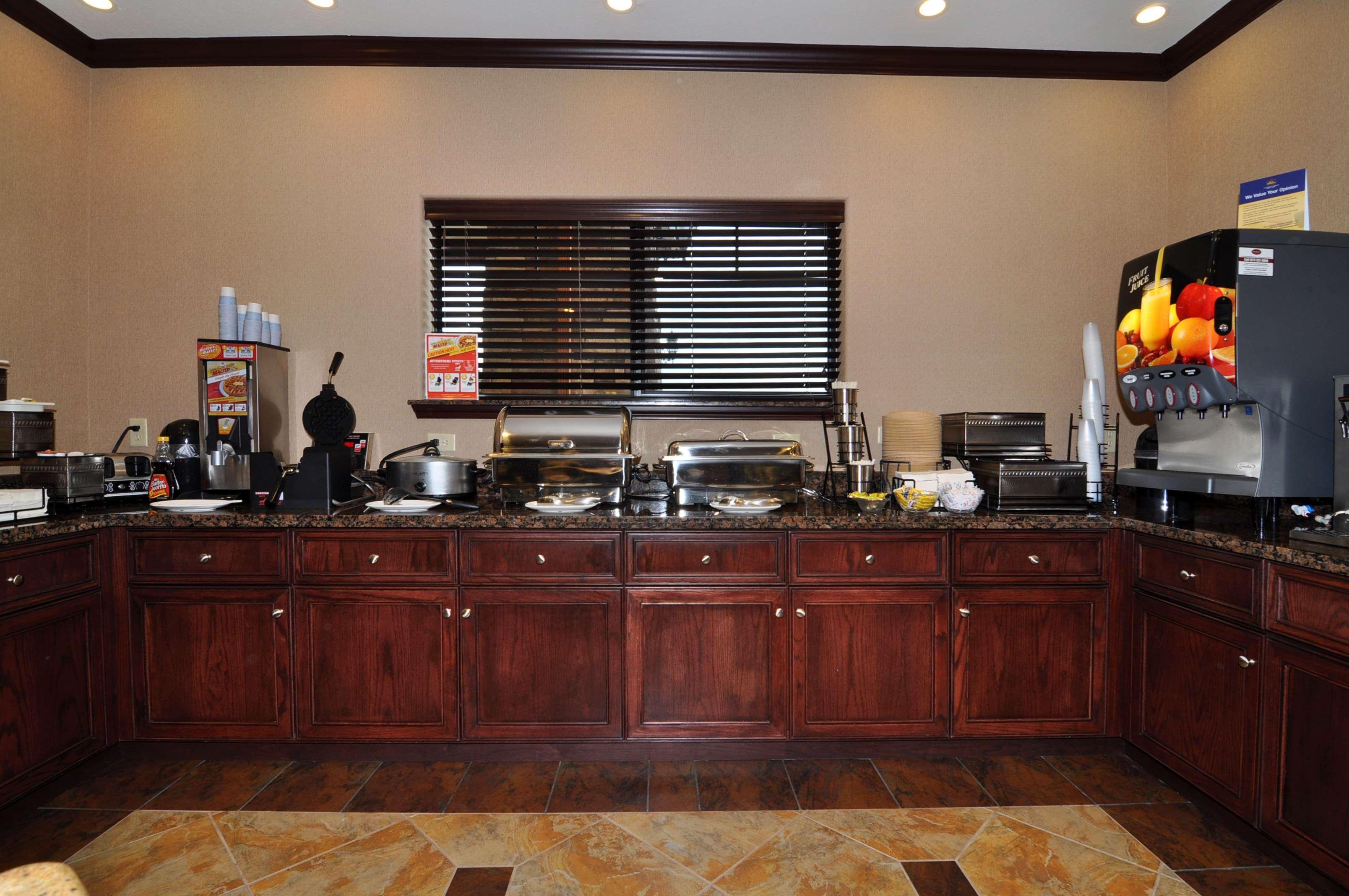 Best Western Plus Royal Mountain Inn & Suites Athens Restaurant photo